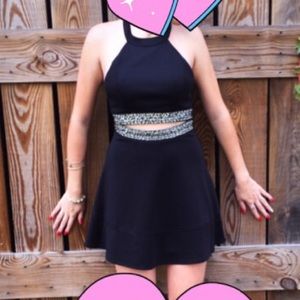 dillard’s  ( honey and rosie ) dress size M